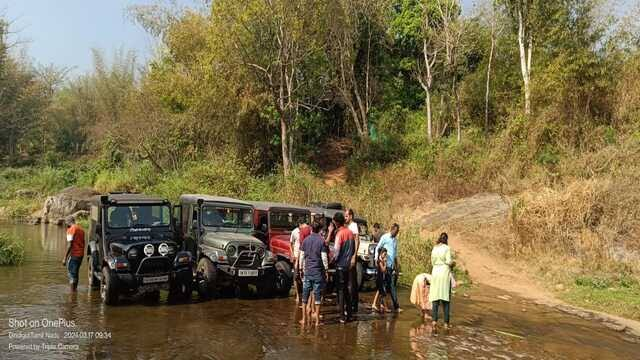 Group jeep safari tour with tourists